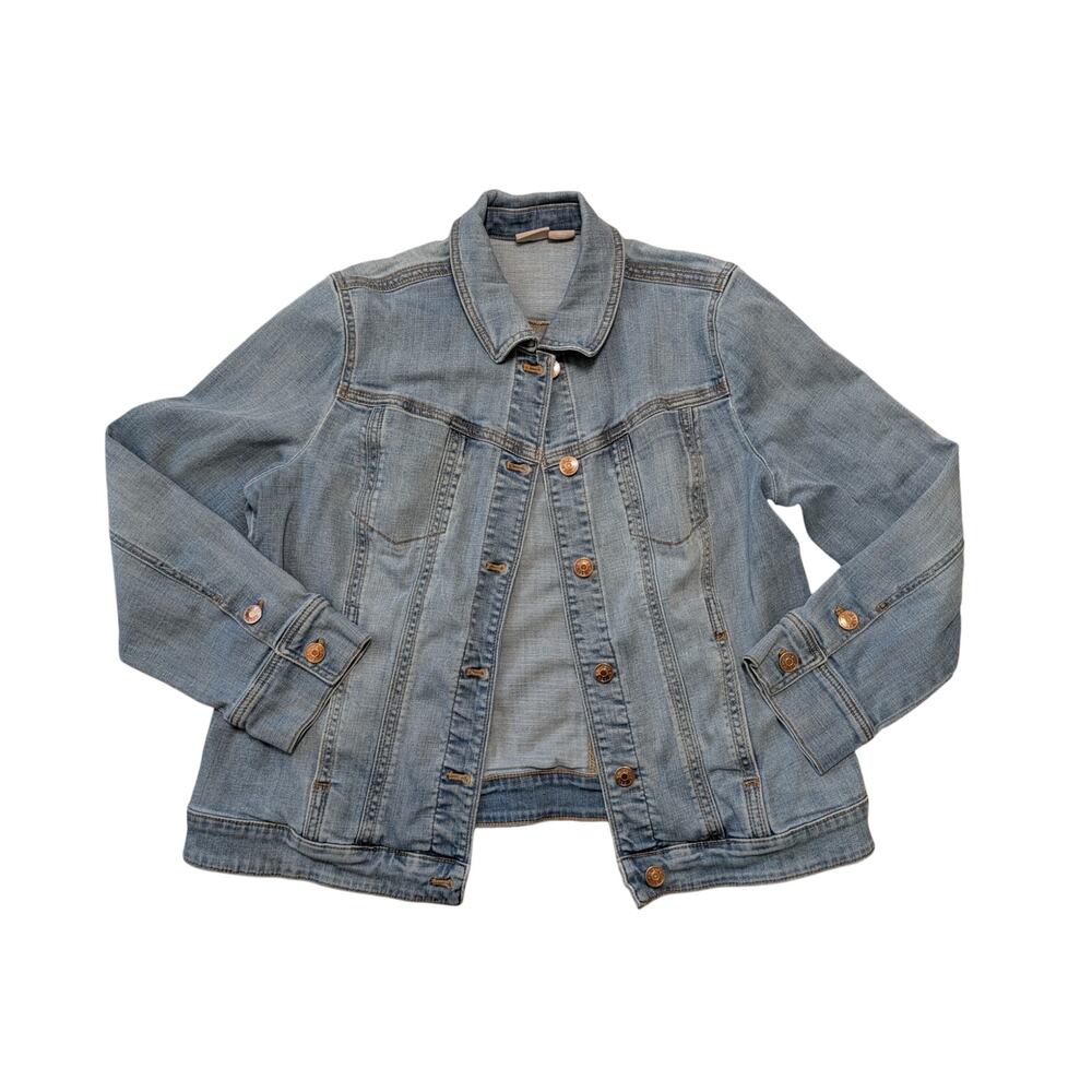 CHICOS Light Wash Denim Jean Jacket Button Front Stretch Size 2 US 12/14